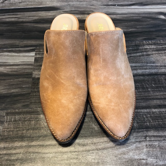 a rider girl Shoes - tan suede mules. brand new!